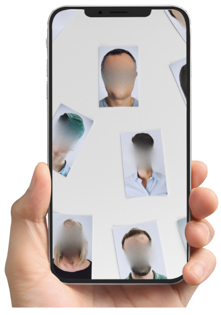 illustrasjonsbilde av mobilskjerm med bilde av venner på, som er blurret ut